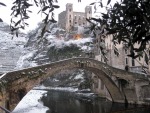 Il ponte e il castello di Dolceacqua, di gturs