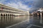 Grande suggestione in piazza San Marco, di gavassof
