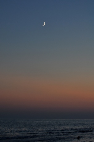 Moon on the sea...