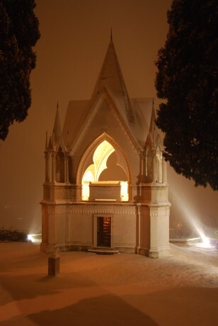 La chiesa e la neve