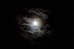 Luna nuvolosa, di EmanueleG