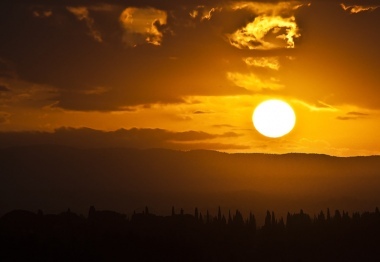sorge il sole su Siena
