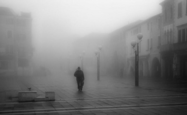 Piazza Ferretto  ve prima nebbia