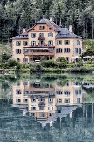L'albergo sul lago
